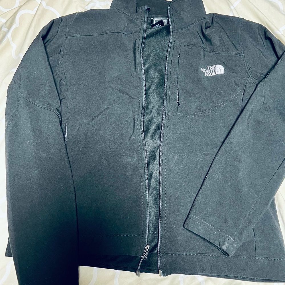 The North Face Women's Black TNF APEX Jacket